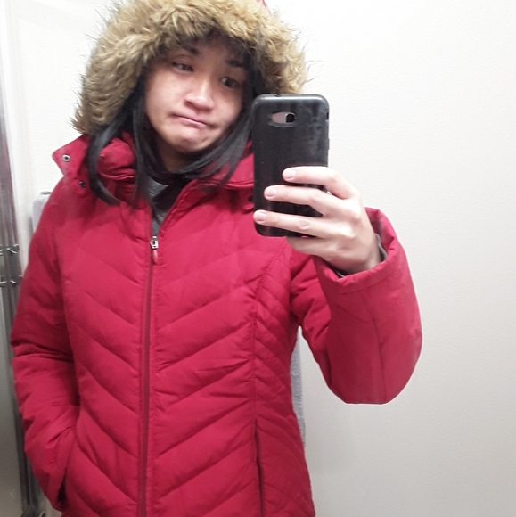Red puffy jacket with fake fur hood  size m - Picture 2 of 5